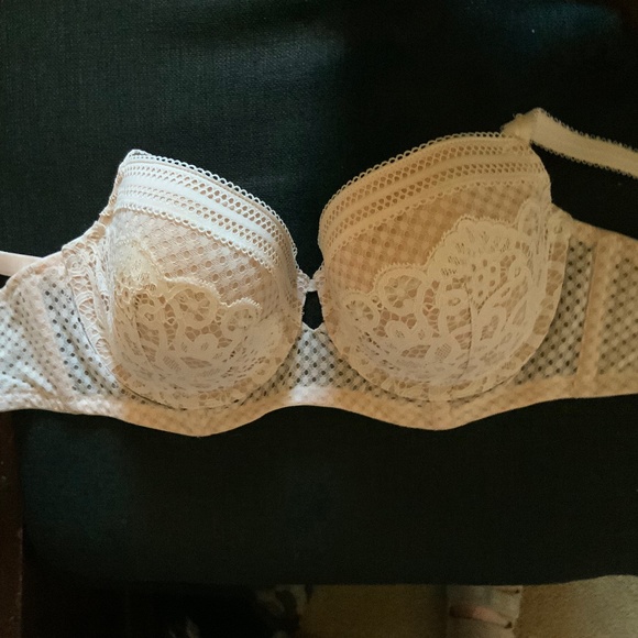 Bra - Picture 1 of 4